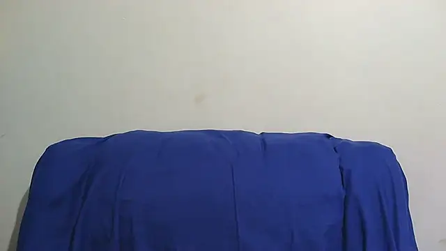 sluttylaura21 online show from 10.29.25