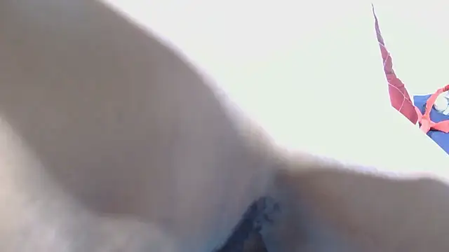 sluttylaura21 online show from 01.10.26