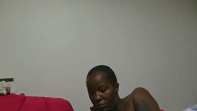 sluttylaura21 online show from 02.25.26