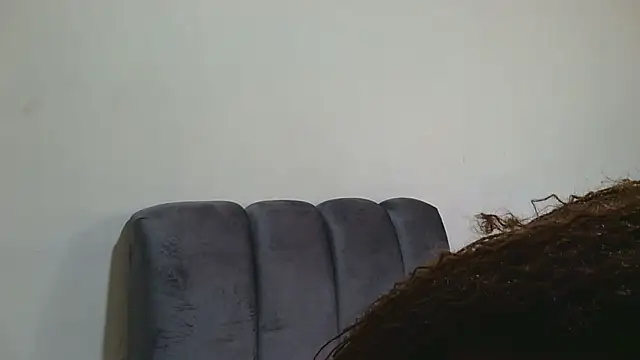 sluttylaura21 online show from 04.19.26