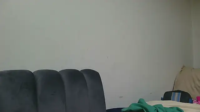 sluttylaura21 online show from 05.03.26
