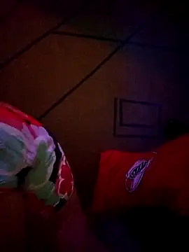 Snapshot of estefyzapata chatting on 10.06.25 estefyzapata online show from 10.06.25