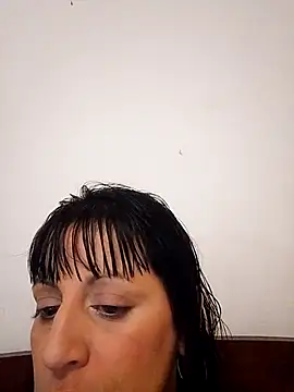 Snapshot of estefyzapata chatting on 04.27.26 estefyzapata online show from 04.27.26