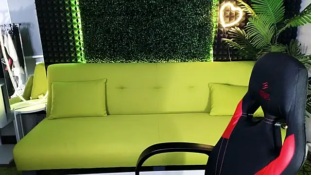 Snapshot of DjennaPalme chatting on 01.03.25 DjennaPalme online show from 01.03.25