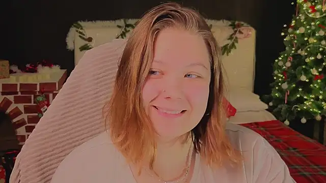 Snapshot of DjennaPalme chatting on 12.05.25 DjennaPalme online show from 12.05.25