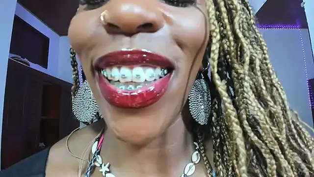 Snapshot of TAYLORR778 chatting on 10.04.25 TAYLORR778 online show from 10.04.25