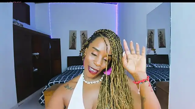 Snapshot of TAYLORR778 chatting on 10.10.25 TAYLORR778 online show from 10.10.25