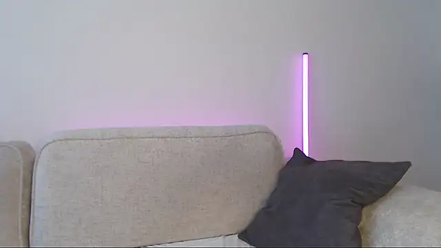 Mia Roxie online show from 01.23.25