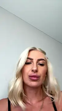 Mia Roxie online show from 07.08.26