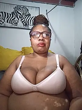 Snapshot of YELLOW_BONE chatting on 05.23.26 YELLOW BONE online show from 05.23.26
