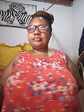 Snapshot of YELLOW_BONE chatting on 06.01.26 YELLOW BONE online show from 06.01.26