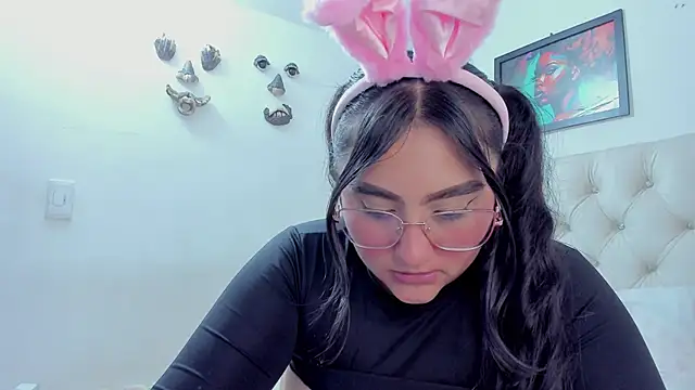 NayaWayne online show from 12.13.24