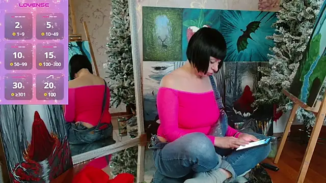 Snapshot of secret_library chatting on 12.23.24 secret library online show from 12.23.24