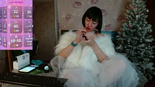 Snapshot of secret_library chatting on 01.04.25 secret library online show from 01.04.25