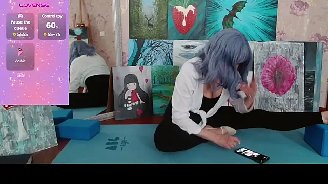 Snapshot of secret_library chatting on 03.08.25 secret library online show from 03.08.25