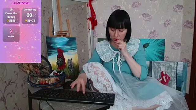 Snapshot of secret_library chatting on 03.19.25 secret library online show from 03.19.25