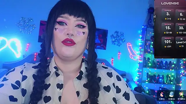 Snapshot of wickedxqueen chatting on 12.19.24 wickedxqueen online show from 12.19.24