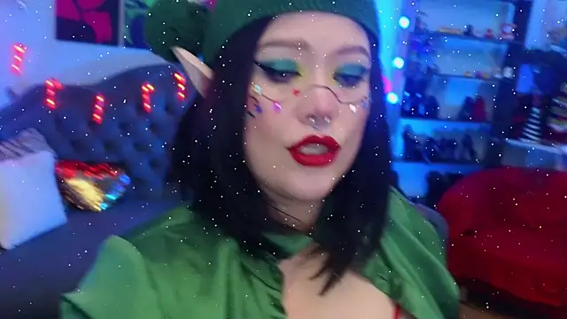Snapshot of wickedxqueen chatting on 12.25.24 wickedxqueen online show from 12.25.24