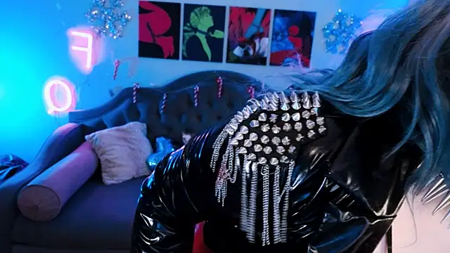 Snapshot of wickedxqueen chatting on 12.29.24 wickedxqueen online show from 12.29.24