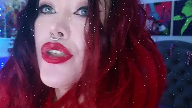 Snapshot of wickedxqueen chatting on 12.30.24 wickedxqueen online show from 12.30.24