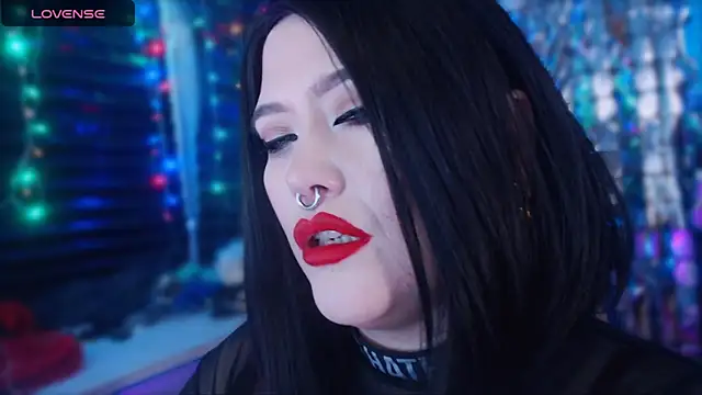 Snapshot of wickedxqueen chatting on 01.25.25 wickedxqueen online show from 01.25.25