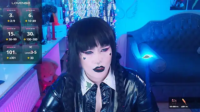 Snapshot of wickedxqueen chatting on 02.03.25 wickedxqueen online show from 02.03.25