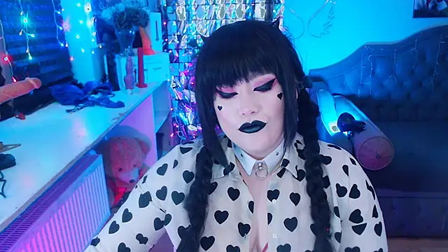 Snapshot of wickedxqueen chatting on 02.05.25 wickedxqueen online show from 02.05.25