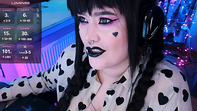 Snapshot of wickedxqueen chatting on 02.24.25 wickedxqueen online show from 02.24.25