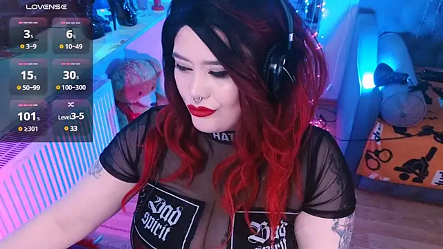 Snapshot of wickedxqueen chatting on 02.26.25 wickedxqueen online show from 02.26.25