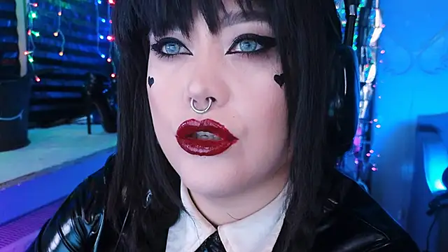 Snapshot of wickedxqueen chatting on 02.28.25 wickedxqueen online show from 02.28.25