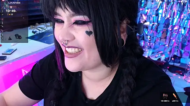 Snapshot of wickedxqueen chatting on 03.05.25 wickedxqueen online show from 03.05.25