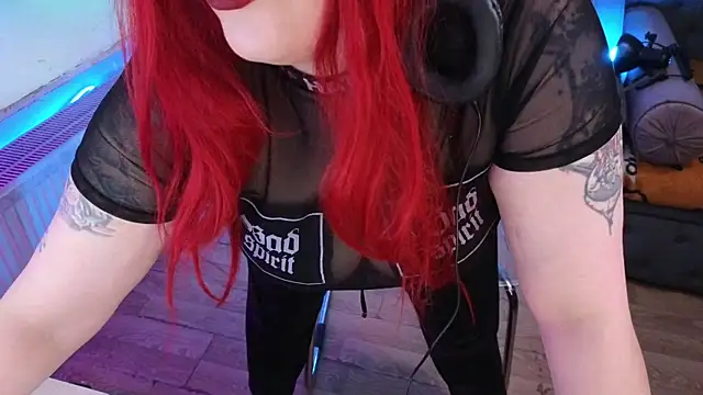 Snapshot of wickedxqueen chatting on 03.11.25 wickedxqueen online show from 03.11.25