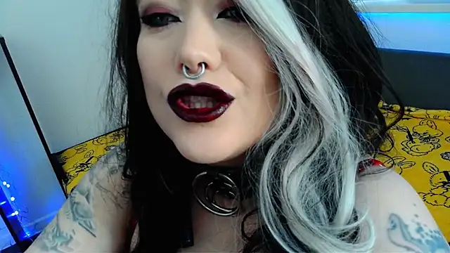 wickedxqueen online show from 04.22.26