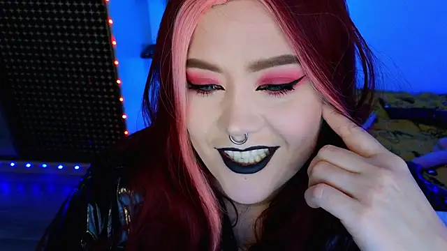 wickedxqueen online show from 05.03.26