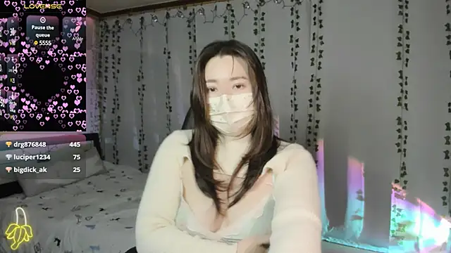 Snapshot of kimchi_03 chatting on 02.15.25 kimchi 03 online show from 02.15.25