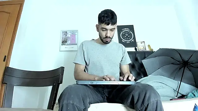 JohanyLatino online show from 02.25.25