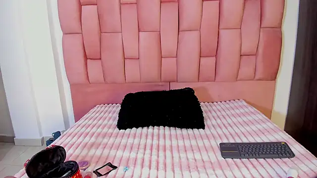 JuliKim  online show from 10.01.25