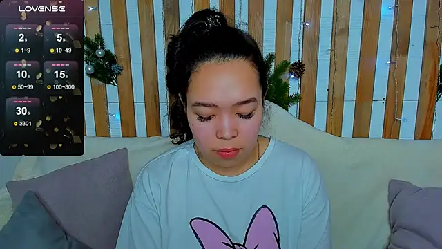 Snapshot of Kris_top_Lee chatting on 12.15.24 Kris top Lee online show from 12.15.24