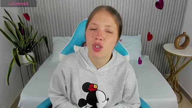 nataly rodri online show from 02.15.25