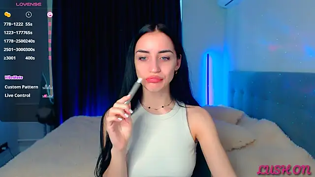 Snapshot of Kemi__Jordan chatting on 03.11.25 Kemi Jordan online show from 03.11.25