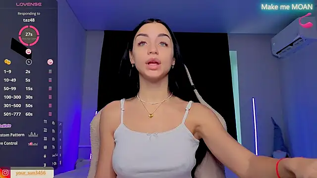 Snapshot of Kemi__Jordan chatting on 09.26.25 Kemi Jordan online show from 09.26.25