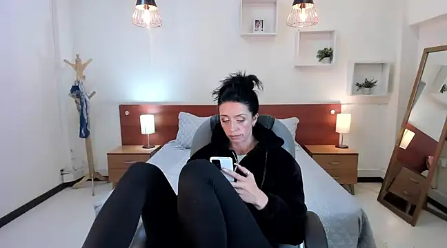 Kristen Garner online show from 01.31.25