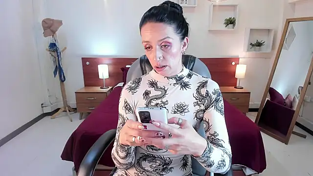 Kristen Garner online show from 02.02.25