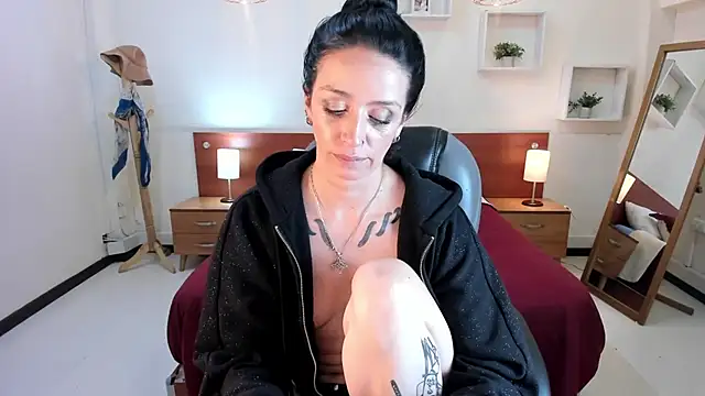 Kristen Garner online show from 02.08.25