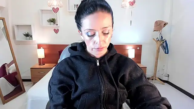 Kristen Garner online show from 02.20.25