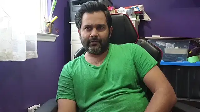 Snapshot of Sakhtlaundaz chatting on 01.12.25 Sakhtlaundaz online show from 01.12.25