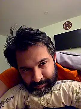 Snapshot of Sakhtlaundaz chatting on 02.14.25 Sakhtlaundaz online show from 02.14.25