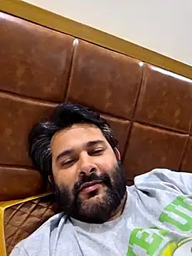 Snapshot of Sakhtlaundaz chatting on 02.23.25 Sakhtlaundaz online show from 02.23.25