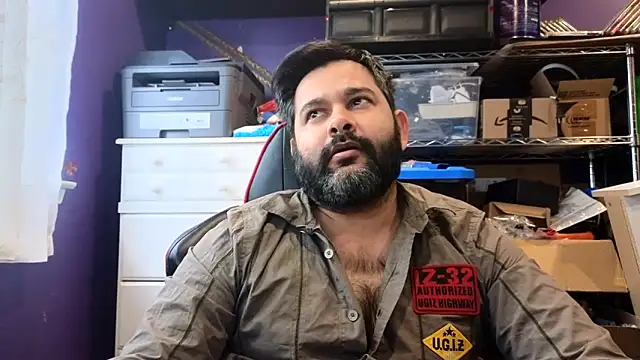 Snapshot of Sakhtlaundaz chatting on 11.14.25 Sakhtlaundaz online show from 11.14.25