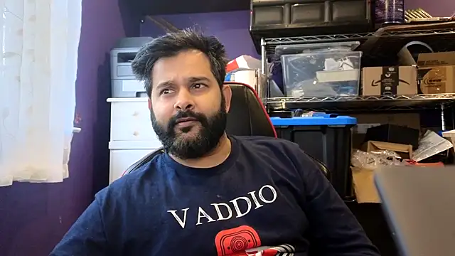 Snapshot of Sakhtlaundaz chatting on 11.22.25 Sakhtlaundaz online show from 11.22.25